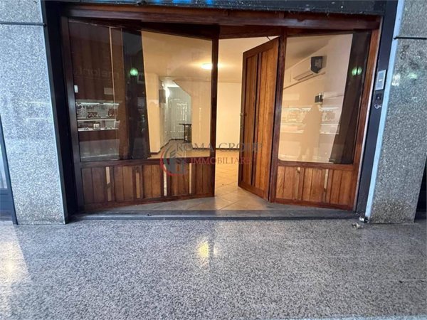 negozio in affitto a Roma in zona Cinecittà