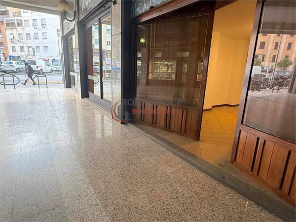 negozio in affitto a Roma
