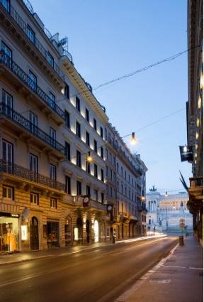 negozio in affitto a Roma in zona Trevi-Colonna