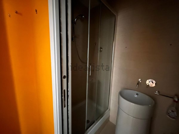 locale commerciale in affitto a Roma in zona EUR