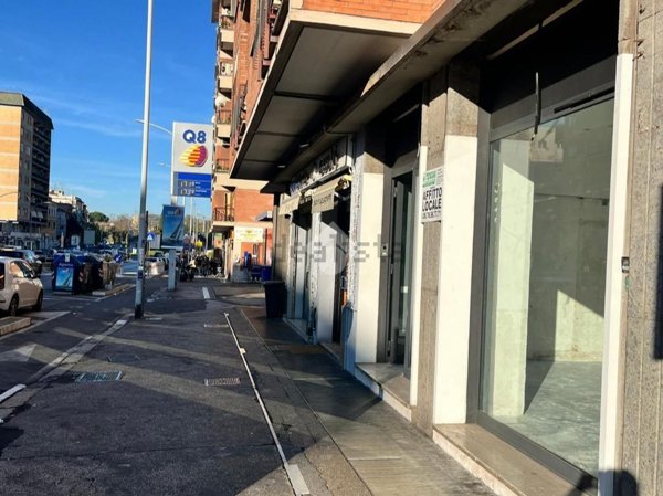 locale commerciale in affitto a Roma