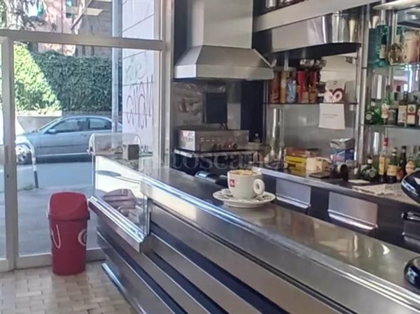 locale commerciale in affitto a Roma in zona Appio Latino