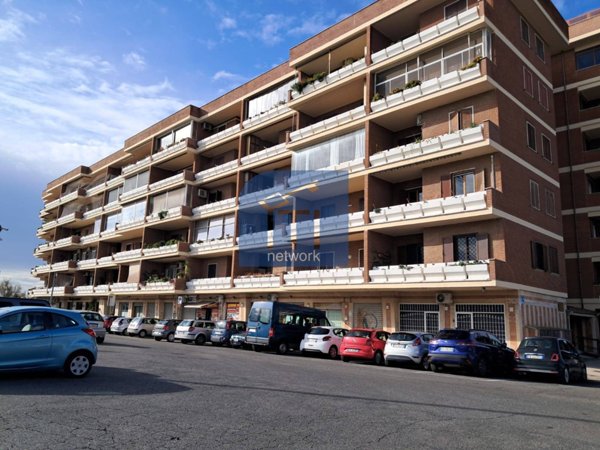 negozio in affitto a Roma in zona Lido di Castel Fusano