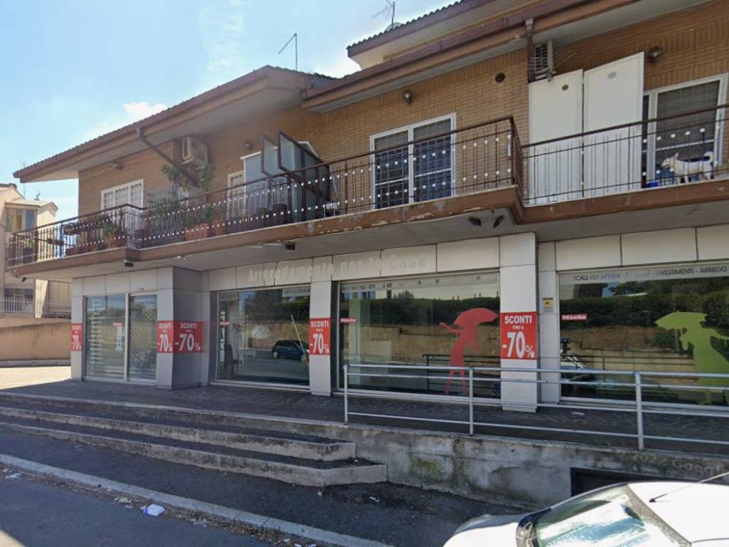 negozio in affitto a Roma in zona Torrevecchia