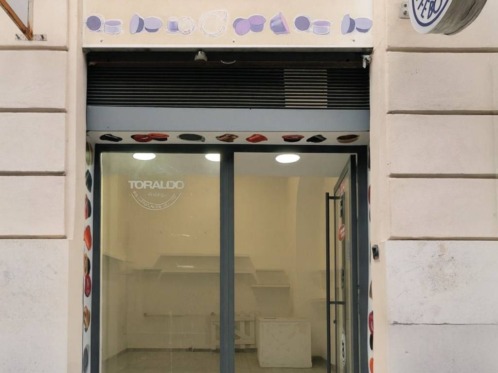 negozio in affitto a Roma