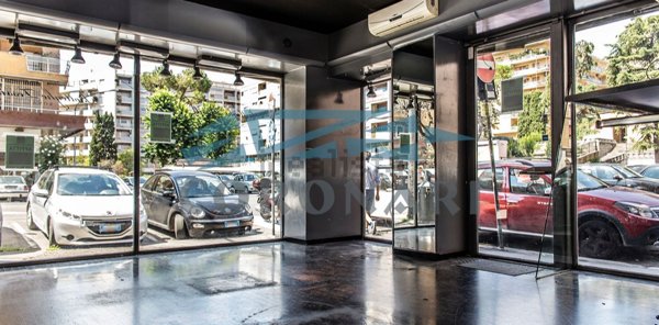 locale commerciale in affitto a Roma