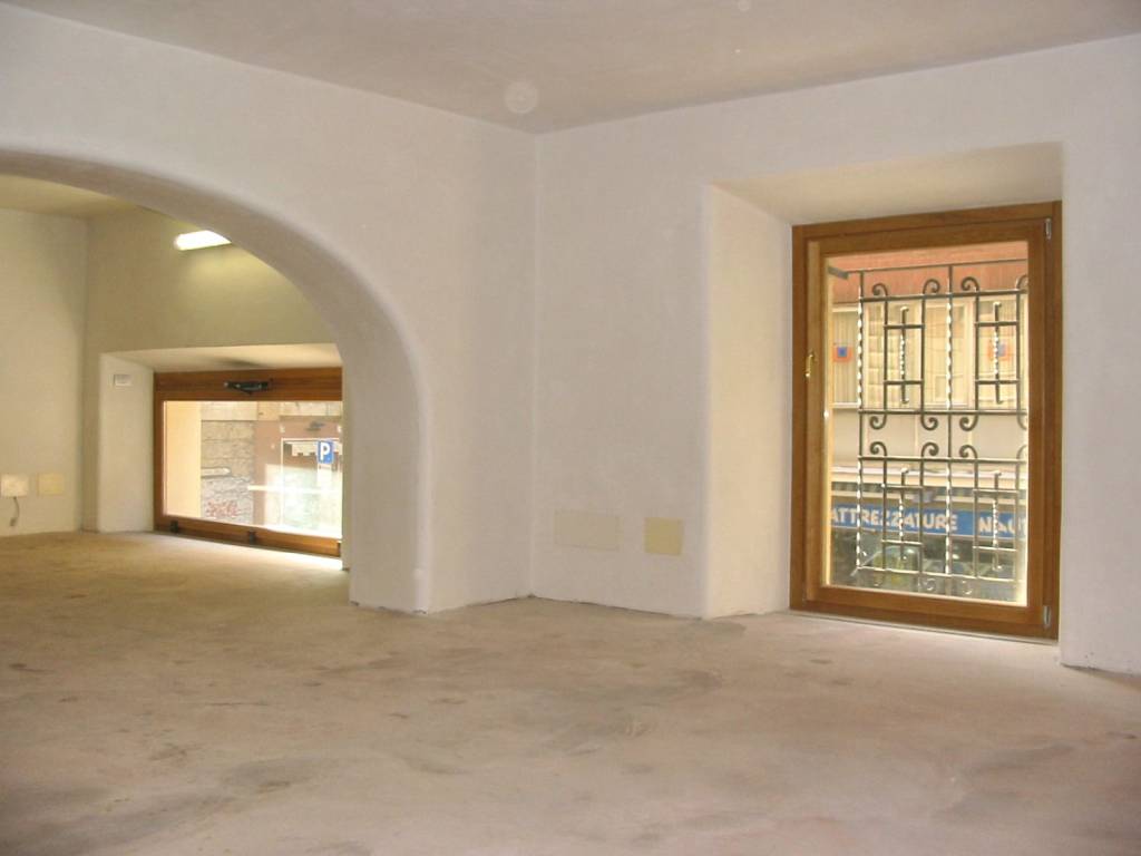 negozio in affitto a Roma in zona Rione Prati