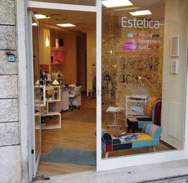 negozio in affitto a Roma