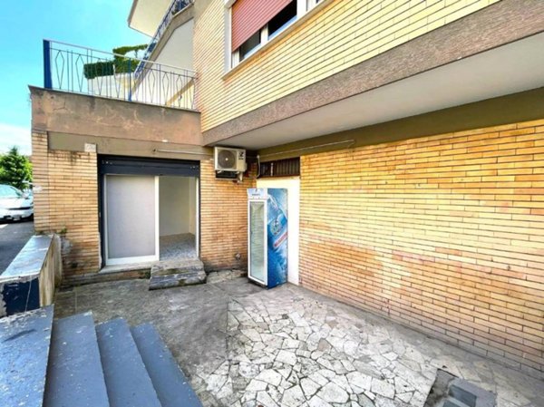 negozio in affitto a Roma in zona Monte Sacro/Talenti