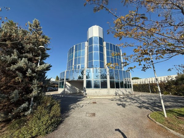 ufficio in affitto a Roma in zona Settecamini