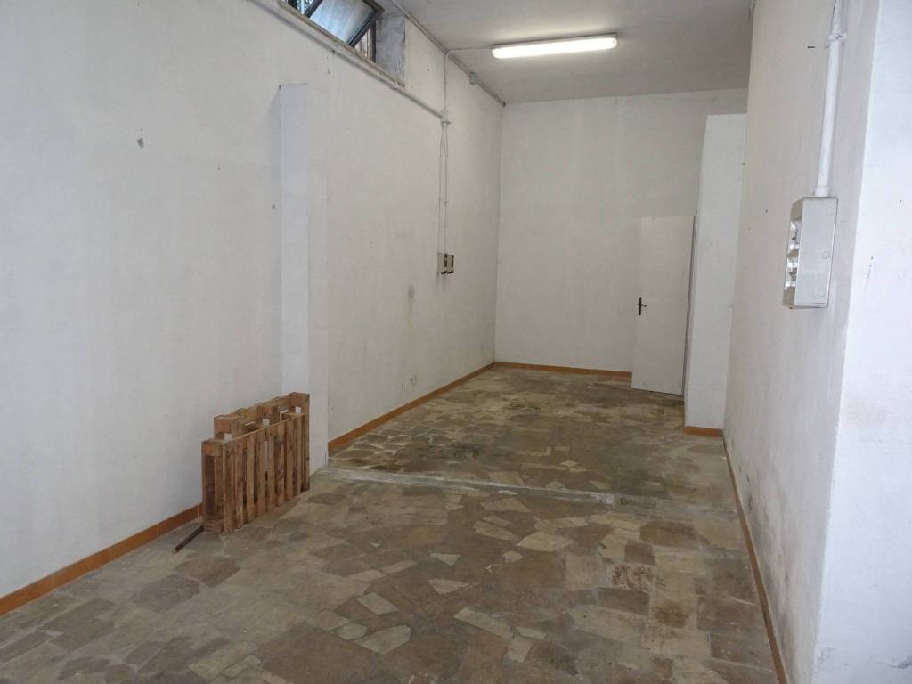 locale commerciale in affitto a Roma in zona Romanina