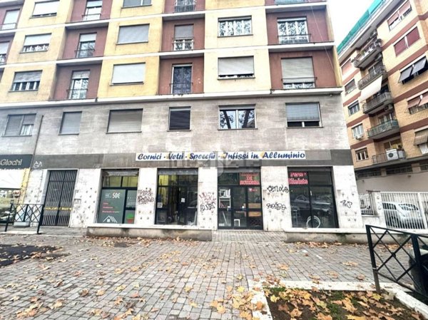locale commerciale in affitto a Roma in zona Portuense