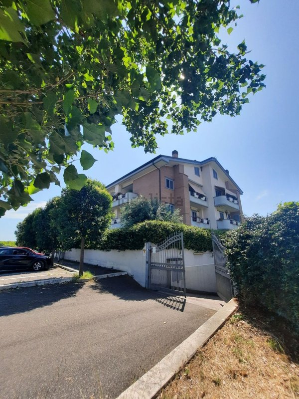 appartamento in affitto a Roma in zona Torre Gaia