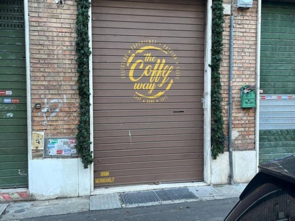 negozio in affitto a Roma in zona Appio Latino