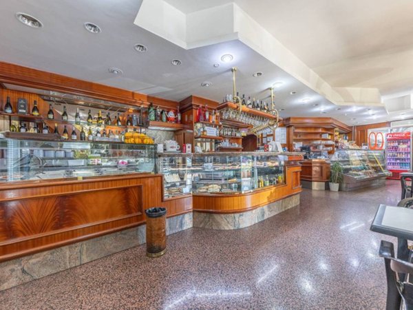 negozio in affitto a Roma in zona Ardeatino