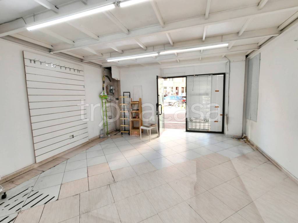 negozio in affitto a Roma in zona Salario