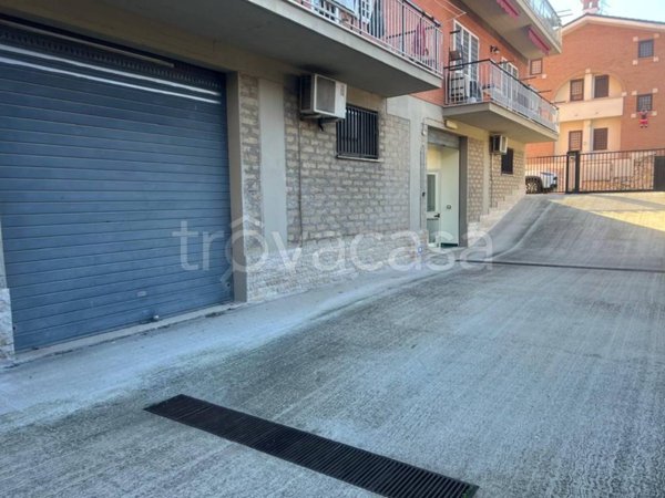 negozio in affitto a Roma