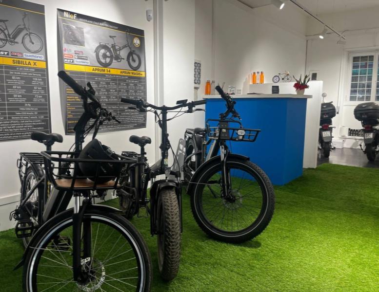 negozio in affitto a Roma in zona Tuscolano