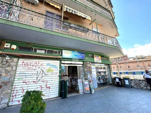 negozio in affitto a Roma in zona Fonte Laurentina