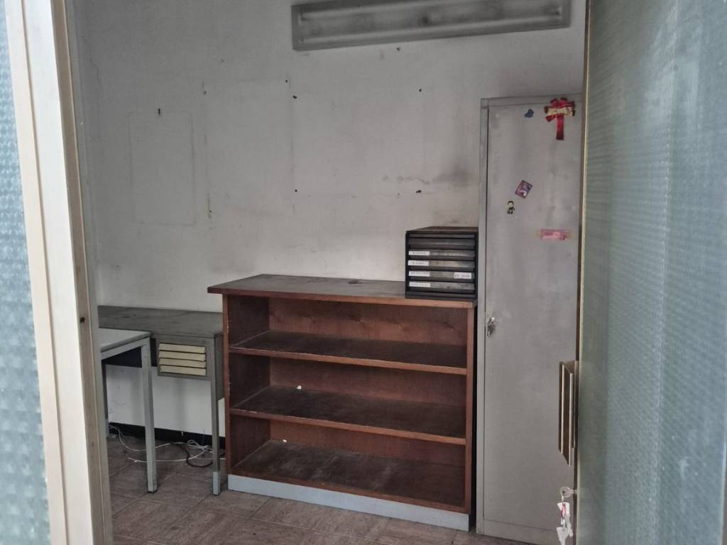 negozio in affitto a Roma in zona Tuscolano