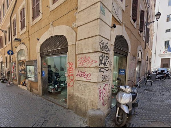 negozio in affitto a Roma in zona Parione/Sant'Eustachio