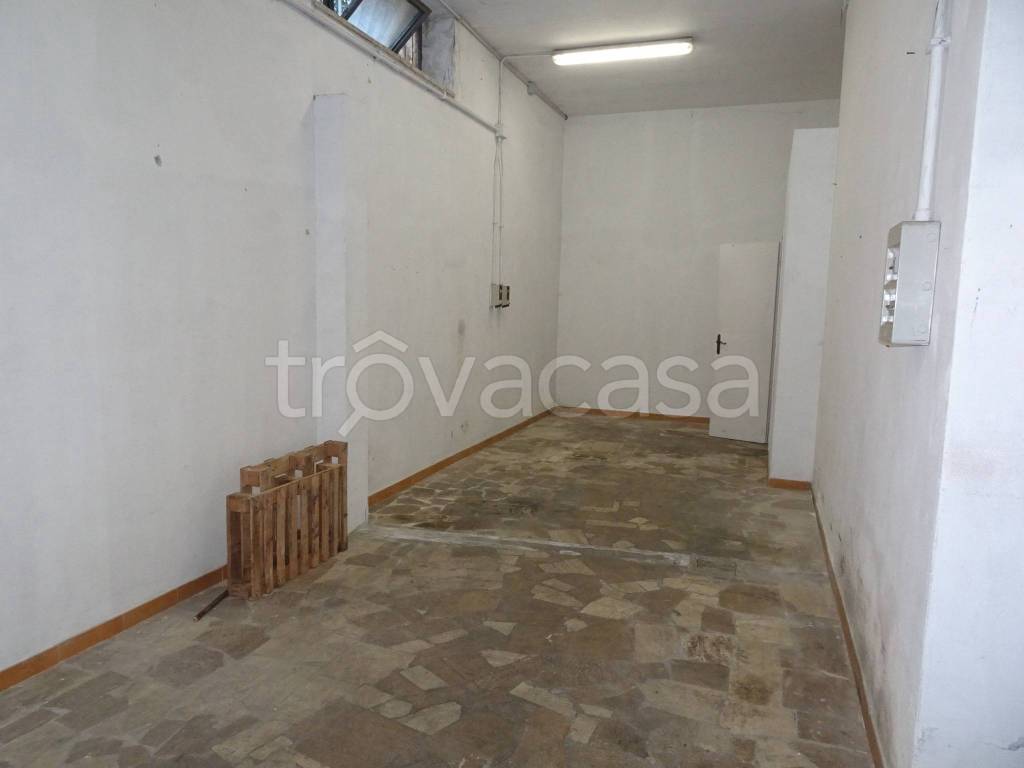 locale commerciale in affitto a Roma in zona Torre Gaia