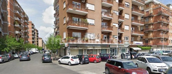 negozio in affitto a Roma