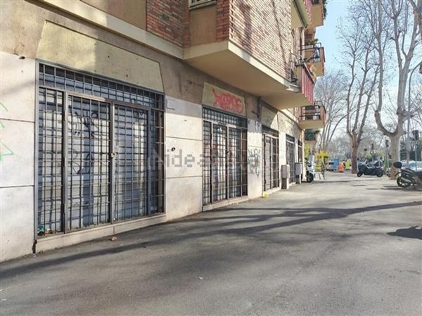 negozio in affitto a Roma in zona Portuense