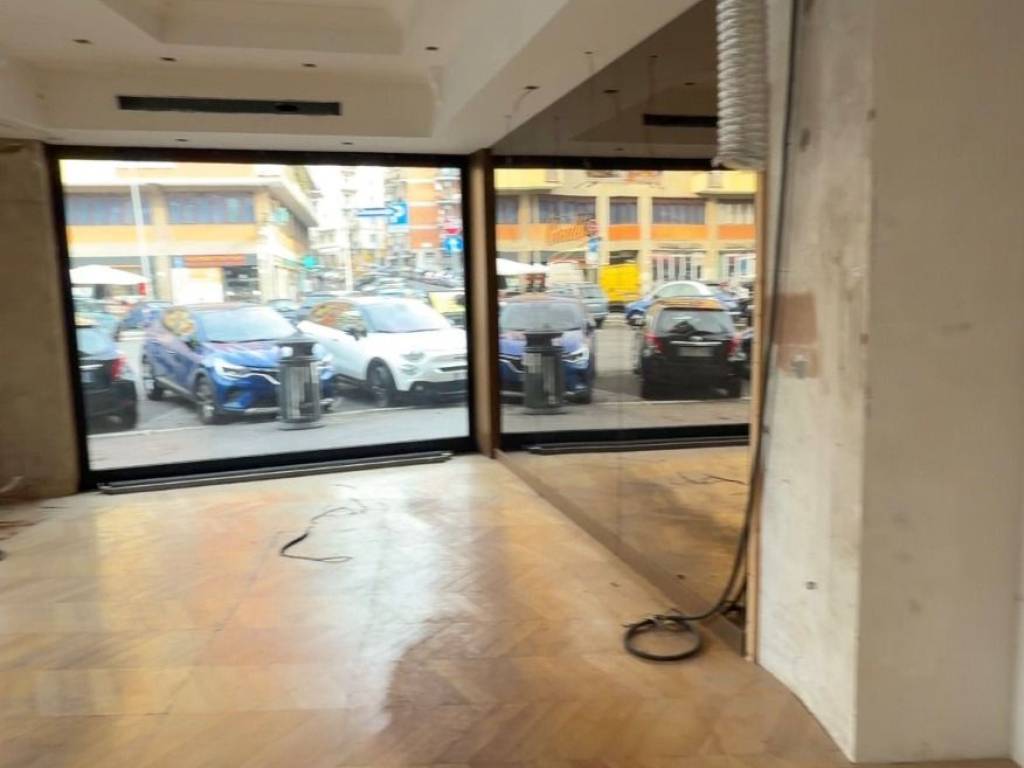 negozio in affitto a Roma in zona Appio Latino