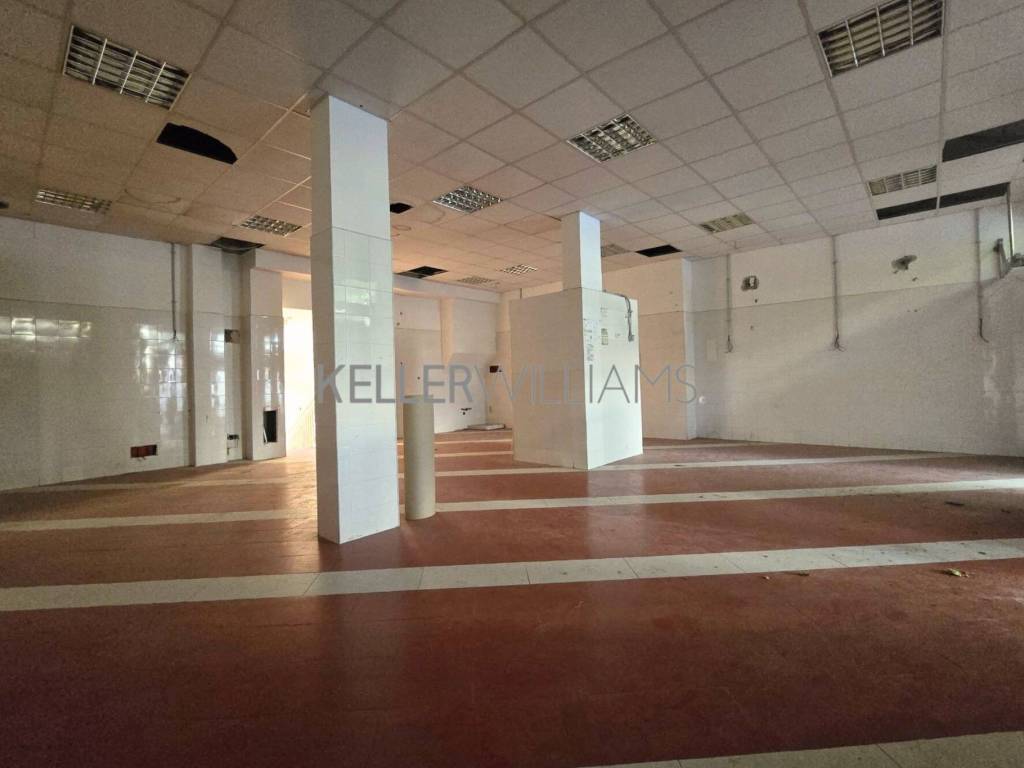 negozio in affitto a Roma in zona Esquilino