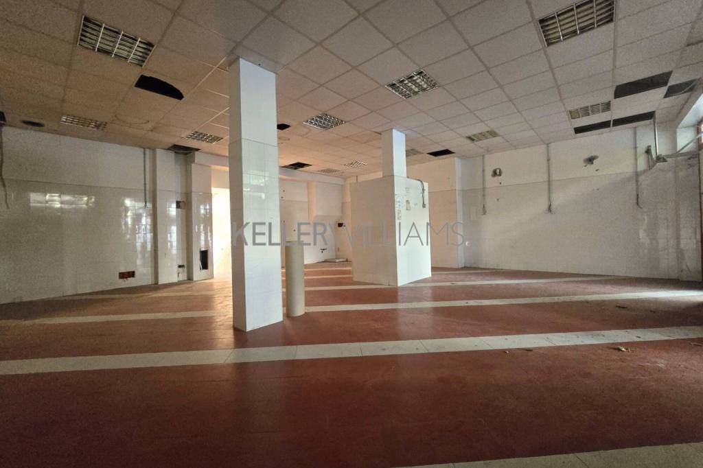 negozio in affitto a Roma in zona Esquilino