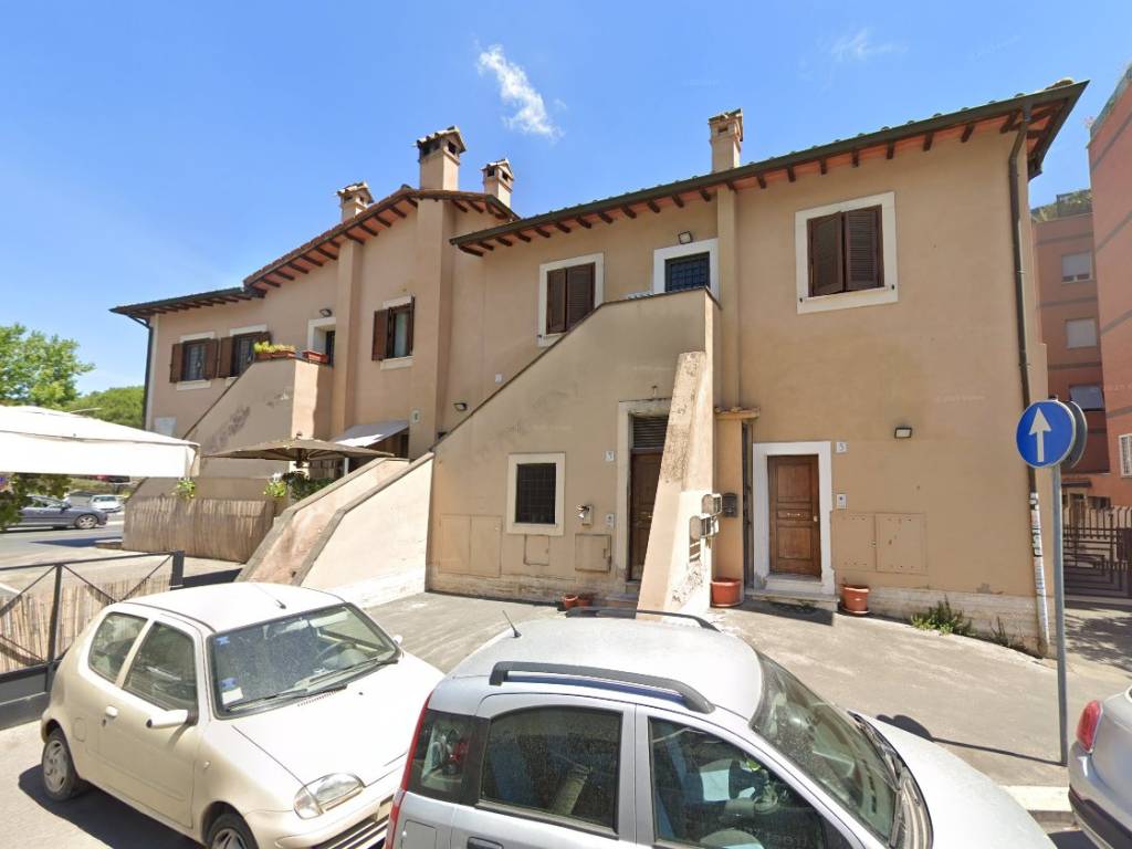 negozio in affitto a Roma in zona Portuense