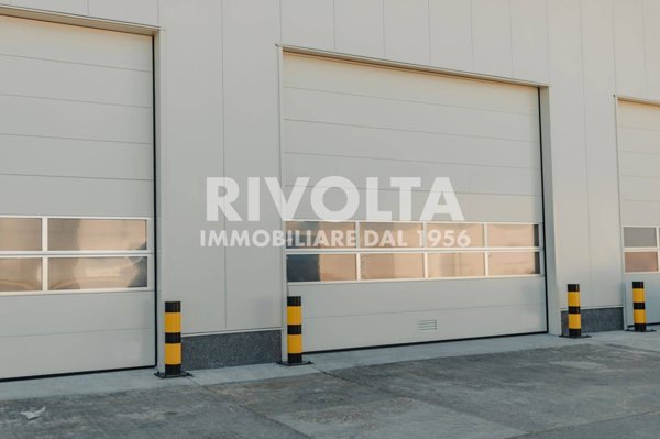 locale di sgombero in affitto a Roma in zona Torre Spaccata