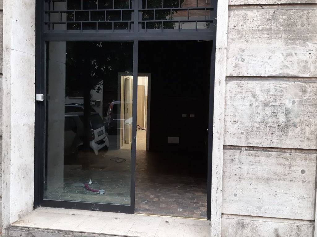 negozio in affitto a Roma in zona Trieste