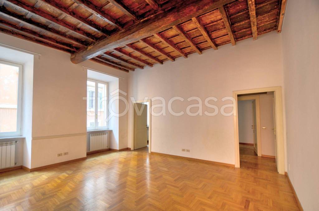 appartamento in affitto a Roma in zona Parione/Sant'Eustachio