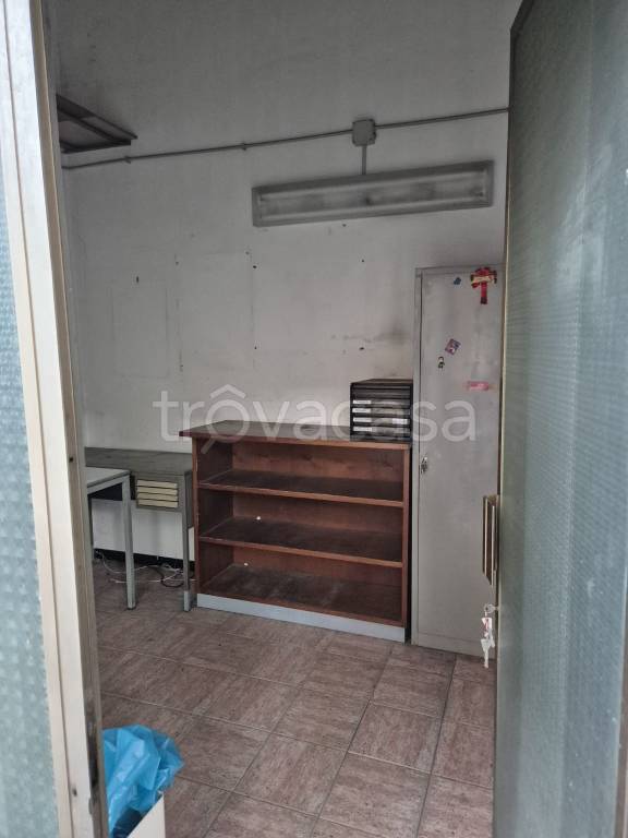 negozio in affitto a Roma in zona Tuscolano