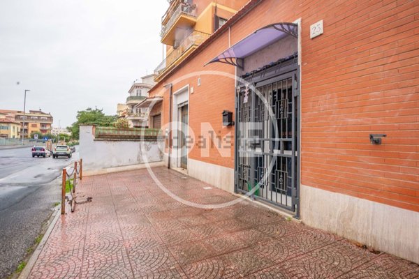 locale commerciale in affitto a Roma