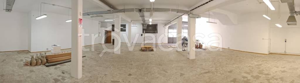 locale commerciale in affitto a Roma in zona Torre Gaia