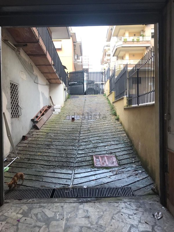 locale di sgombero in affitto a Roma in zona Colle Prenestino