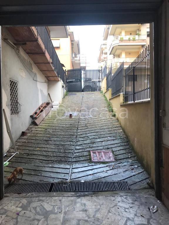 locale di sgombero in affitto a Roma in zona Colle Prenestino