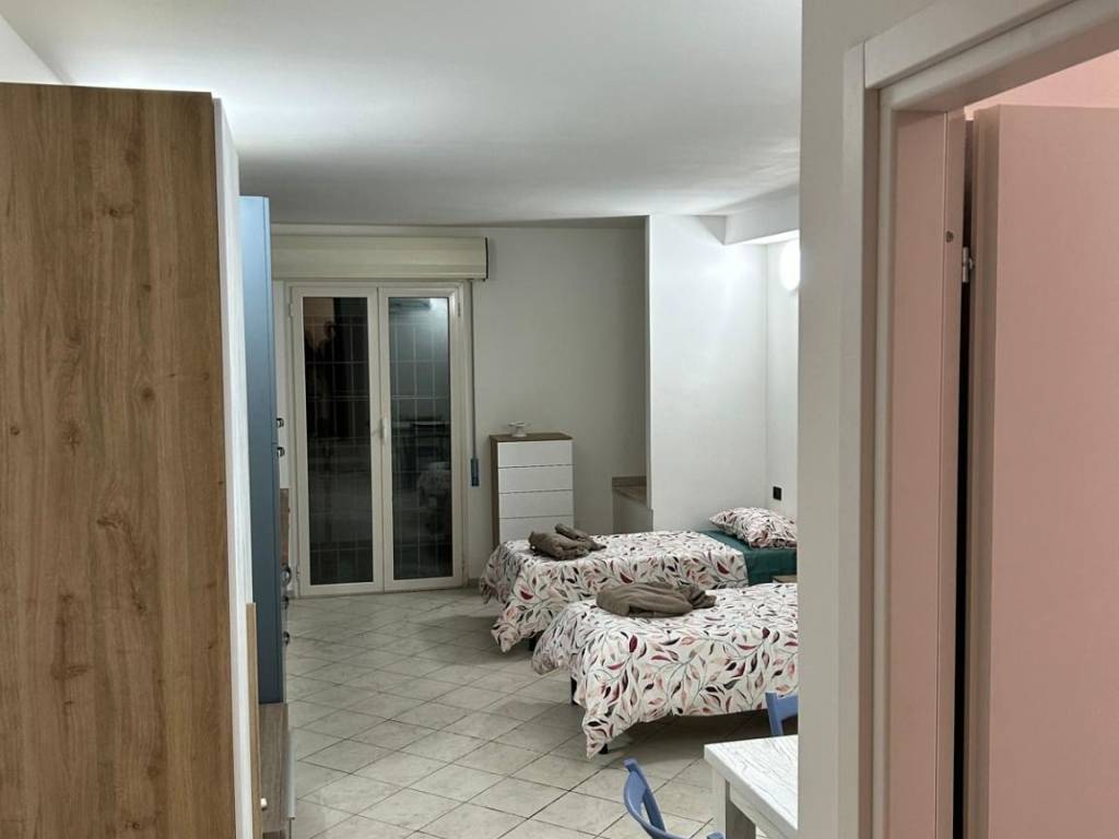 intera palazzina in affitto a Roma in zona Romanina