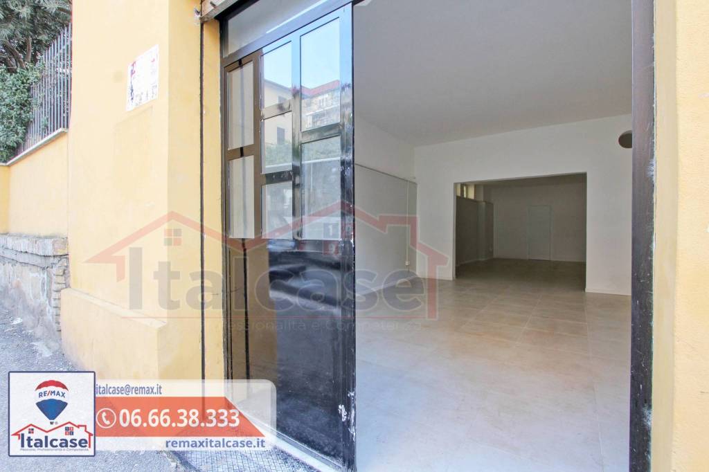 negozio in affitto a Roma in zona La Pisana