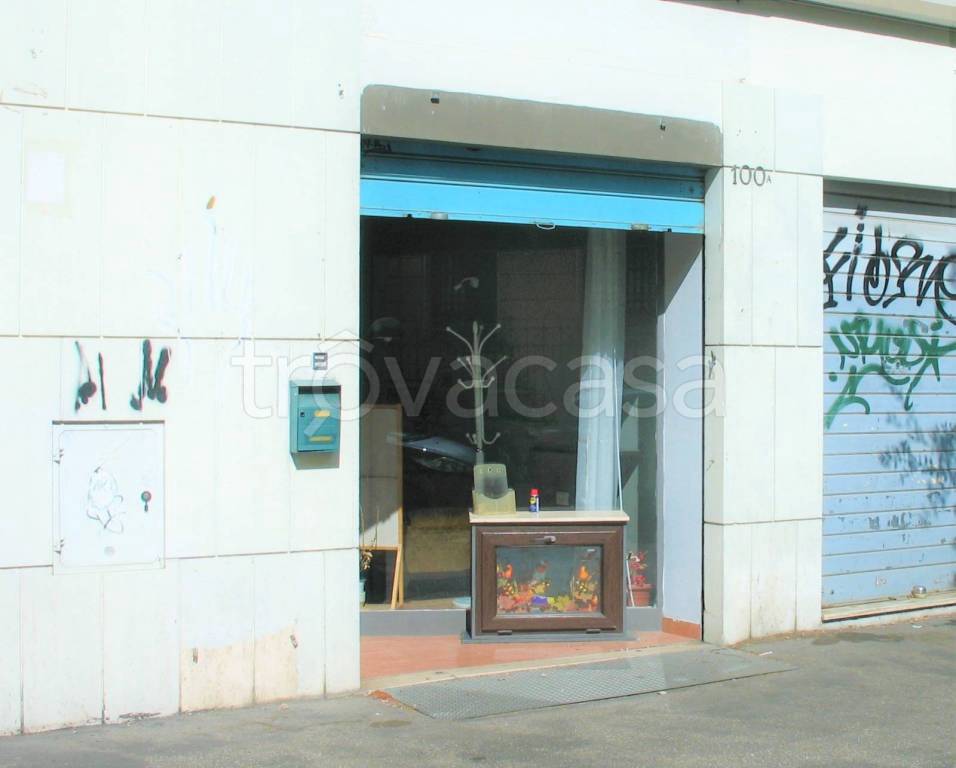 negozio in affitto a Roma in zona Appio Latino