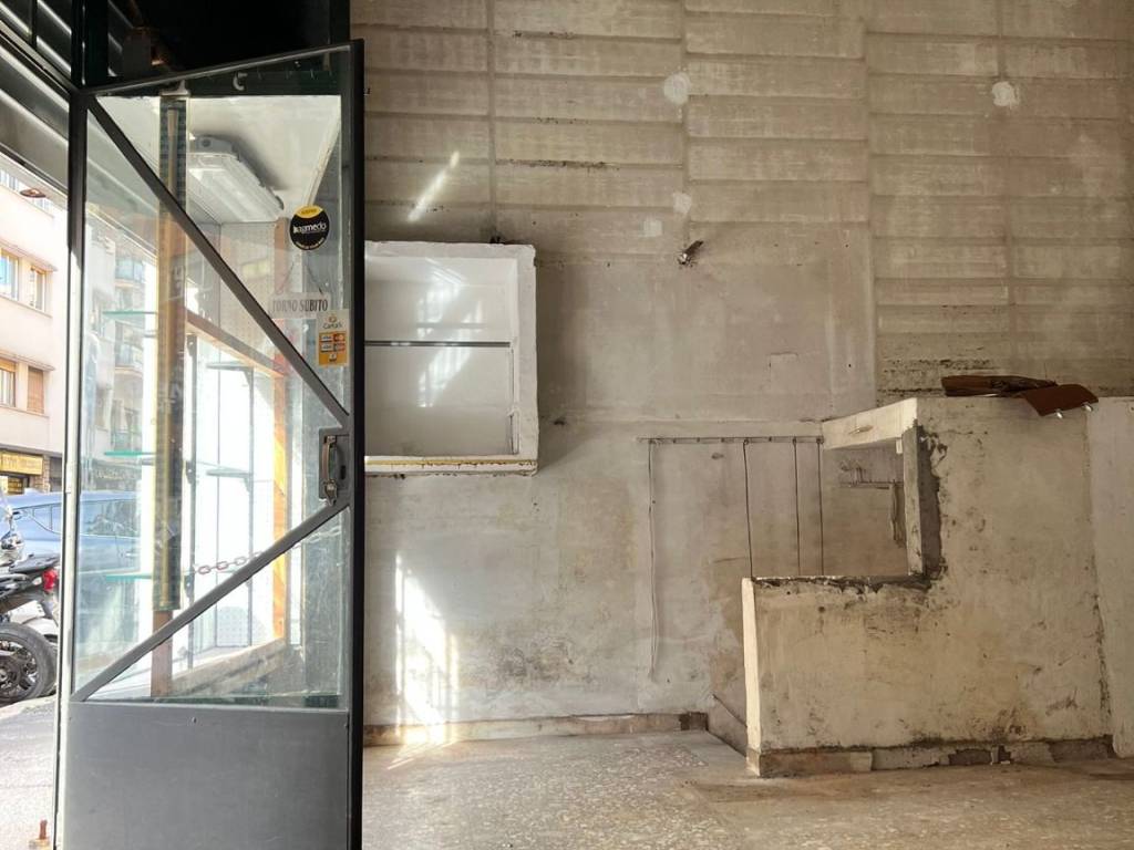 negozio in affitto a Roma