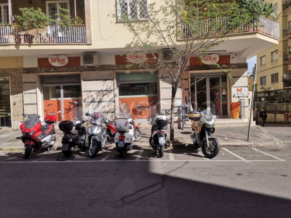 negozio in affitto a Roma in zona Appio Latino