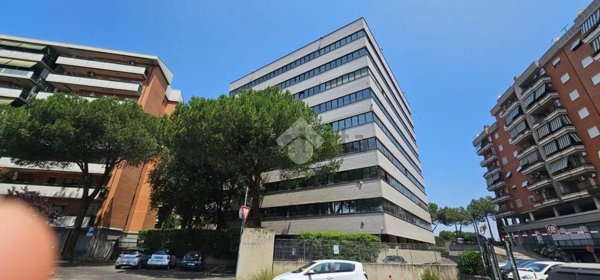ufficio in affitto a Roma in zona Cinecittà