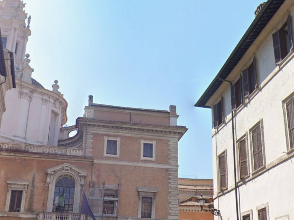 negozio in affitto a Roma in zona Parione/Sant'Eustachio