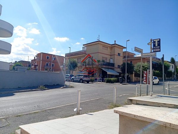 negozio in affitto a Roma in zona Acilia