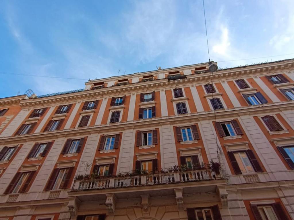 locale commerciale in affitto a Roma in zona Rione Prati