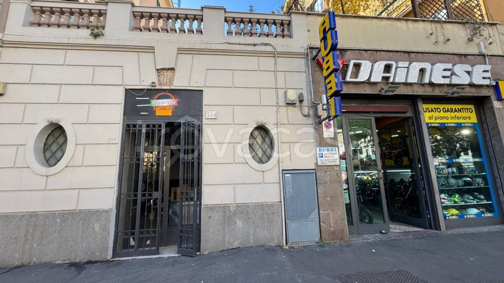 negozio in affitto a Roma in zona Appio Latino
